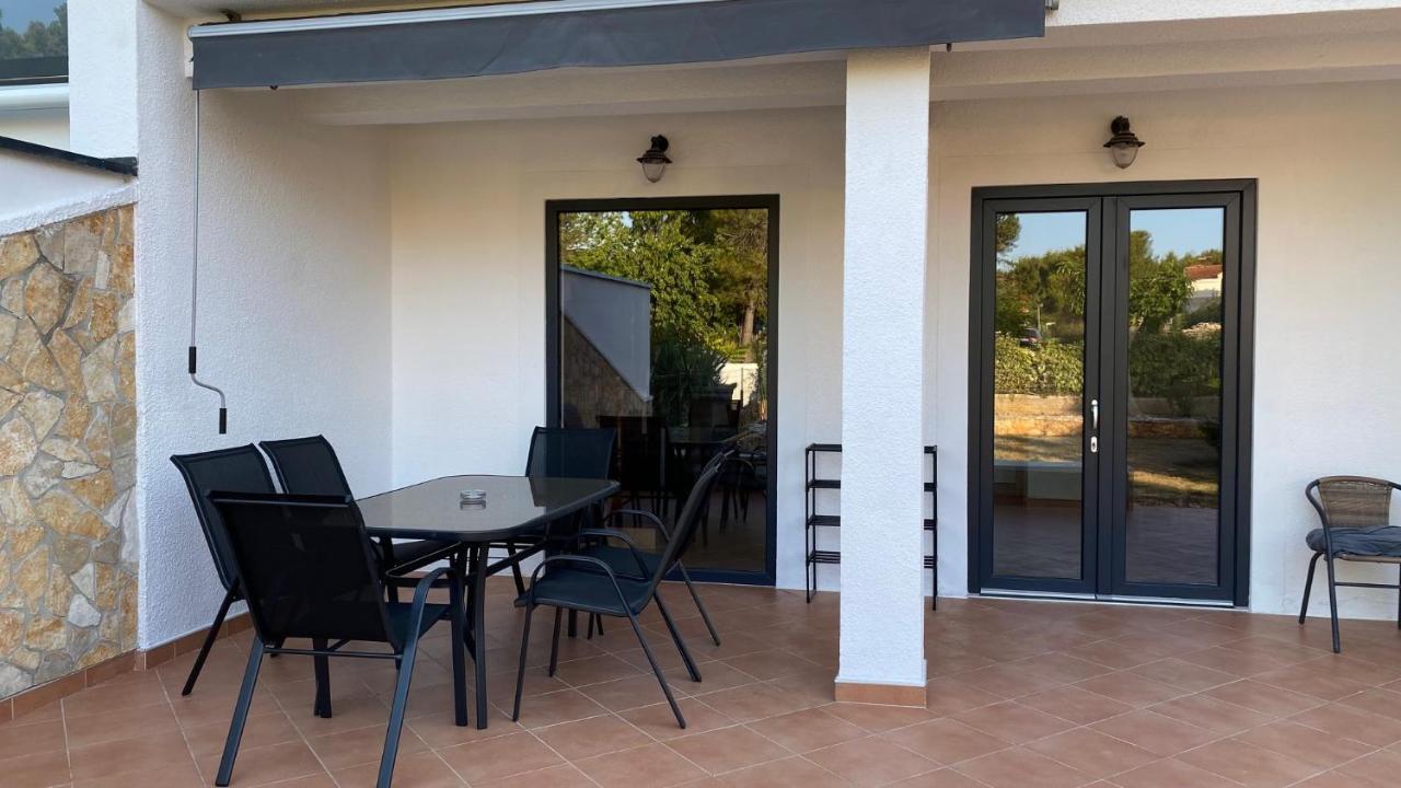 Villa Holiday Banjole Exterior photo